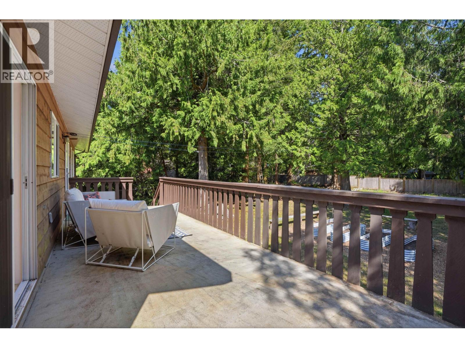 8044 Dogwood Drive, Halfmoon Bay, British Columbia  V7Z 1A7 - Photo 31 - R3160472