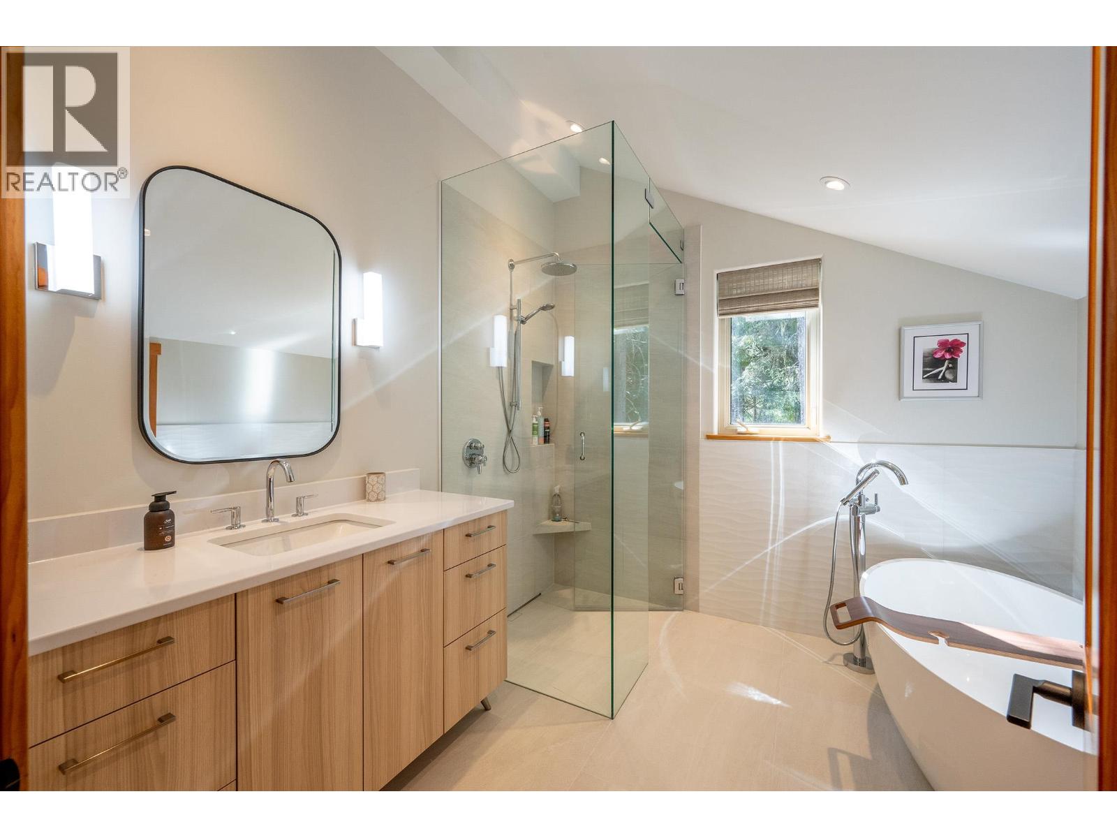3125 Hawthorne Place, Whistler, British Columbia  V8E 0B8 - Photo 13 - R3160503