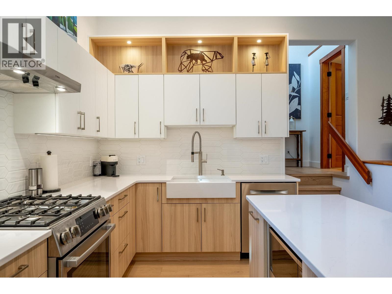 3125 Hawthorne Place, Whistler, British Columbia  V8E 0B8 - Photo 8 - R3160503