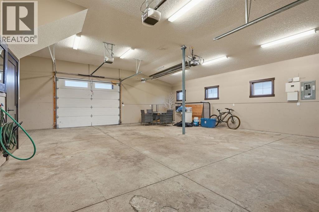 258244 10 Street E, Rural Foothills County, Alberta  T0L 0X0 - Photo 44 - A2340487