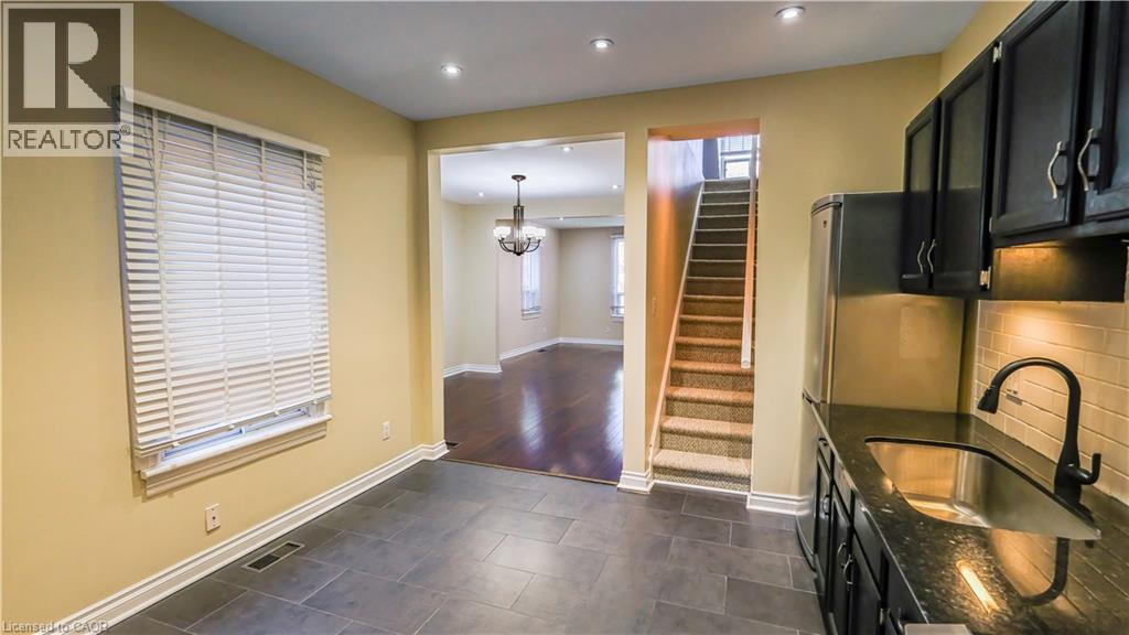 119 Markland Street, Hamilton, Ontario  L8P 2K2 - Photo 7 - 40859721