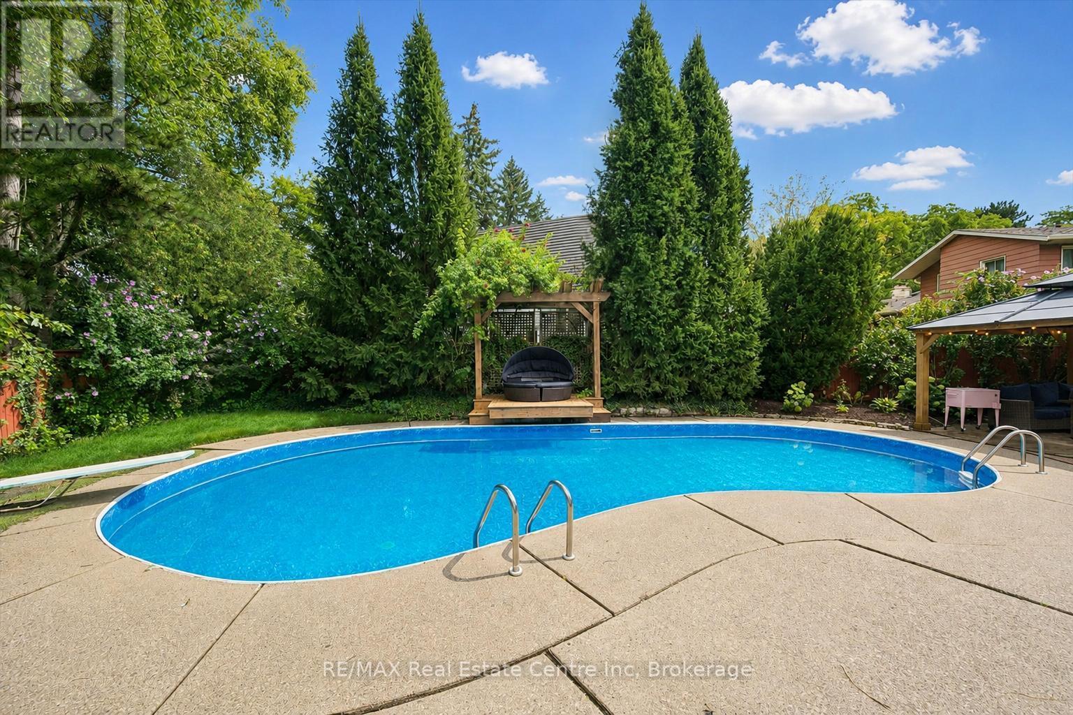 5 TAMARACK PLACE, Guelph, Ontario