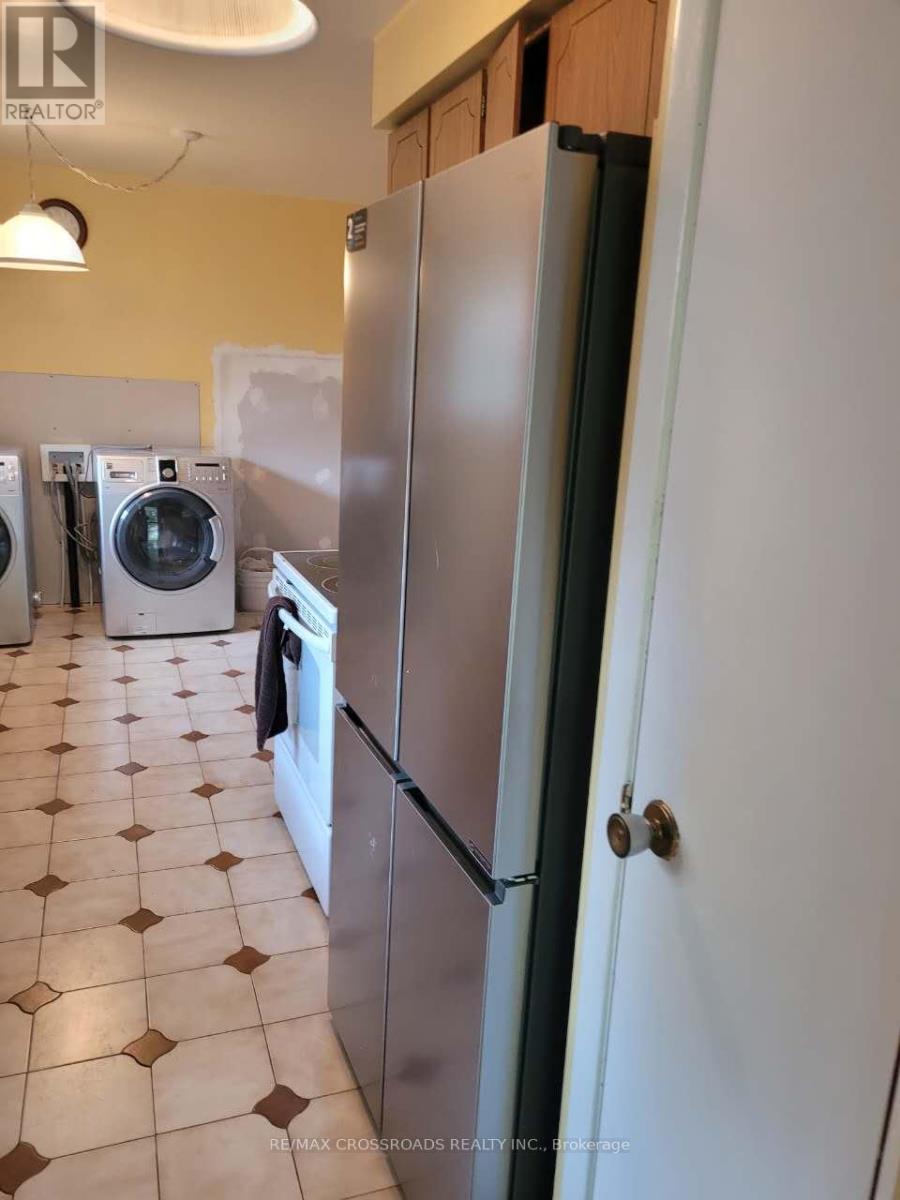 Upper - 377 Crosby Avenue, Richmond Hill, Ontario  L4C 2R8 - Photo 22 - N13690238