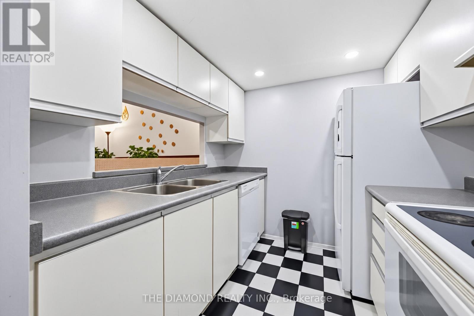816 - 2550 Lawrence Avenue E, Toronto, Ontario  M1P 4Z3 - Photo 19 - E13732352