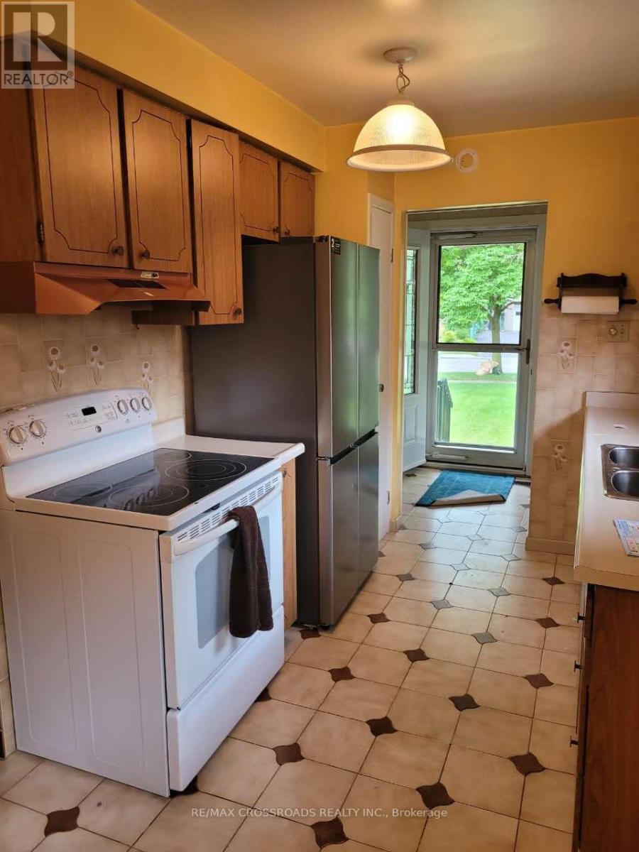 Upper - 377 Crosby Avenue, Richmond Hill, Ontario  L4C 2R8 - Photo 24 - N13690238