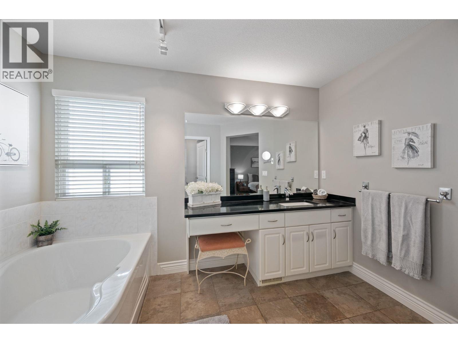 3277 Chartwell Grn, Coquitlam, British Columbia  V3E 3M9 - Photo 26 - R3160437
