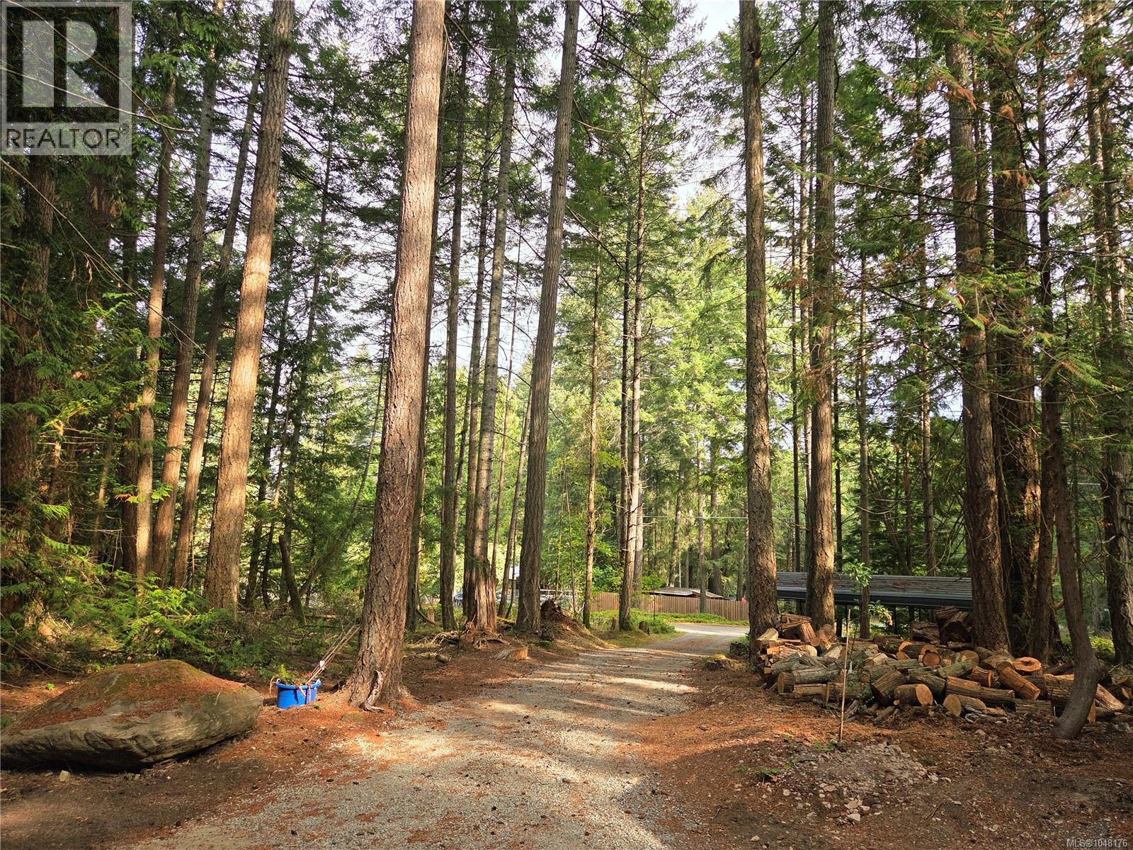 323 Davis Rd, Gabriola Island, British Columbia  V0R 1X1 - Photo 2 - 1048176