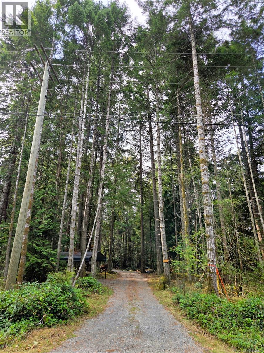 323 Davis Rd, Gabriola Island, British Columbia  V0R 1X1 - Photo 1 - 1048176