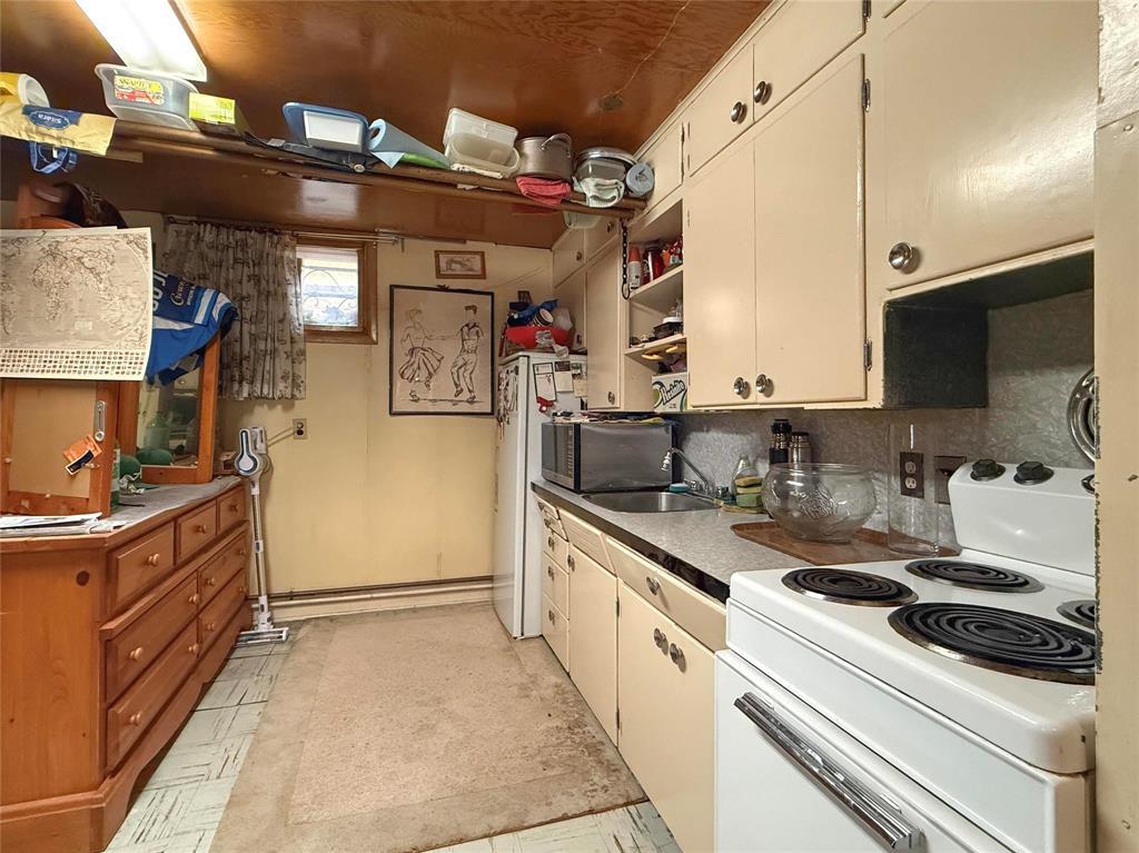 336 12th Street, Brandon, Manitoba  R7A 4M2 - Photo 11 - 202621936