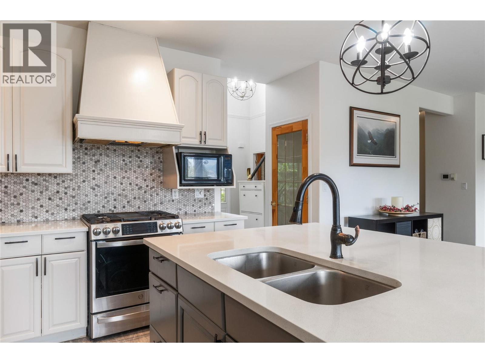 2662 Blind Bay Road, Blind Bay, British Columbia  V0E 1H1 - Photo 16 - 10383038