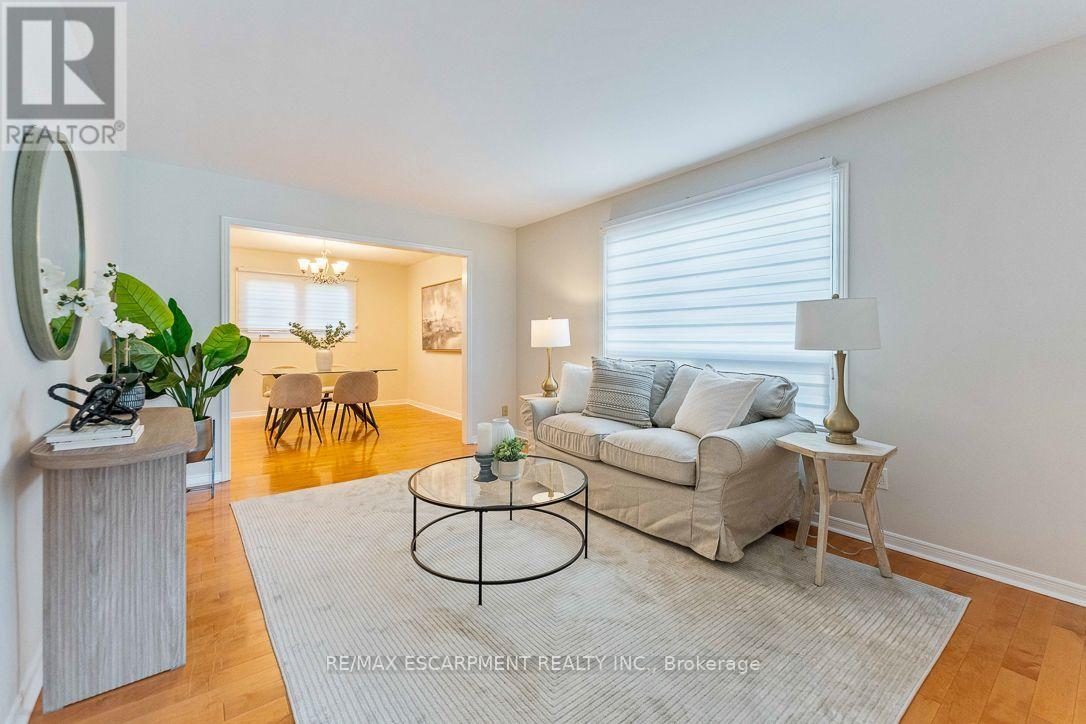 853 Apple Gate Court, Mississauga, Ontario  L5C 4L8 - Photo 10 - W13732968