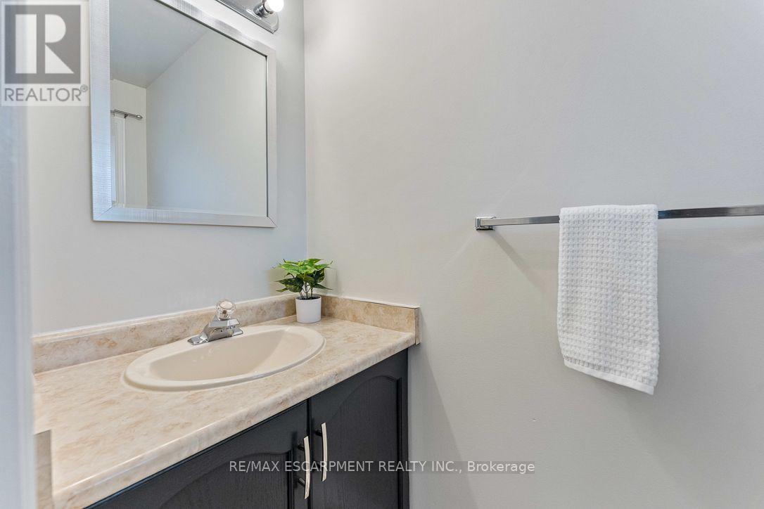 853 Apple Gate Court, Mississauga, Ontario  L5C 4L8 - Photo 22 - W13732968