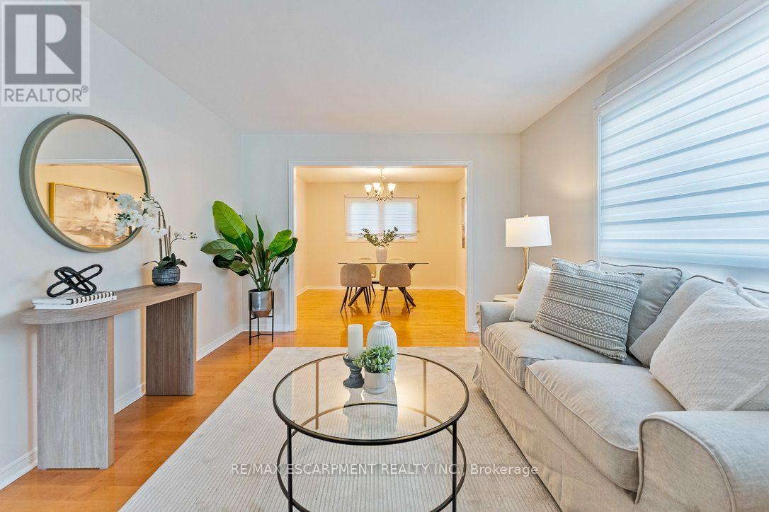 853 Apple Gate Court, Mississauga, Ontario  L5C 4L8 - Photo 11 - W13732968