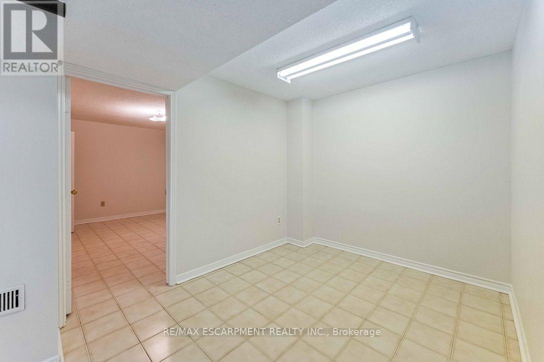 853 Apple Gate Court, Mississauga, Ontario  L5C 4L8 - Photo 41 - W13732968