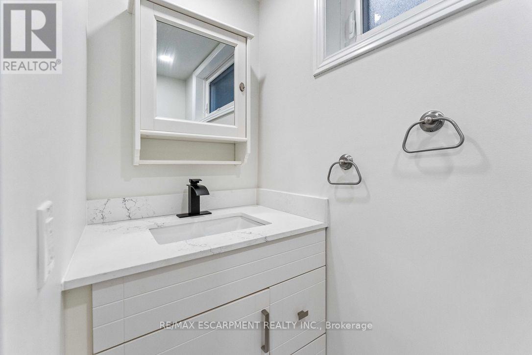 853 Apple Gate Court, Mississauga, Ontario  L5C 4L8 - Photo 43 - W13732968