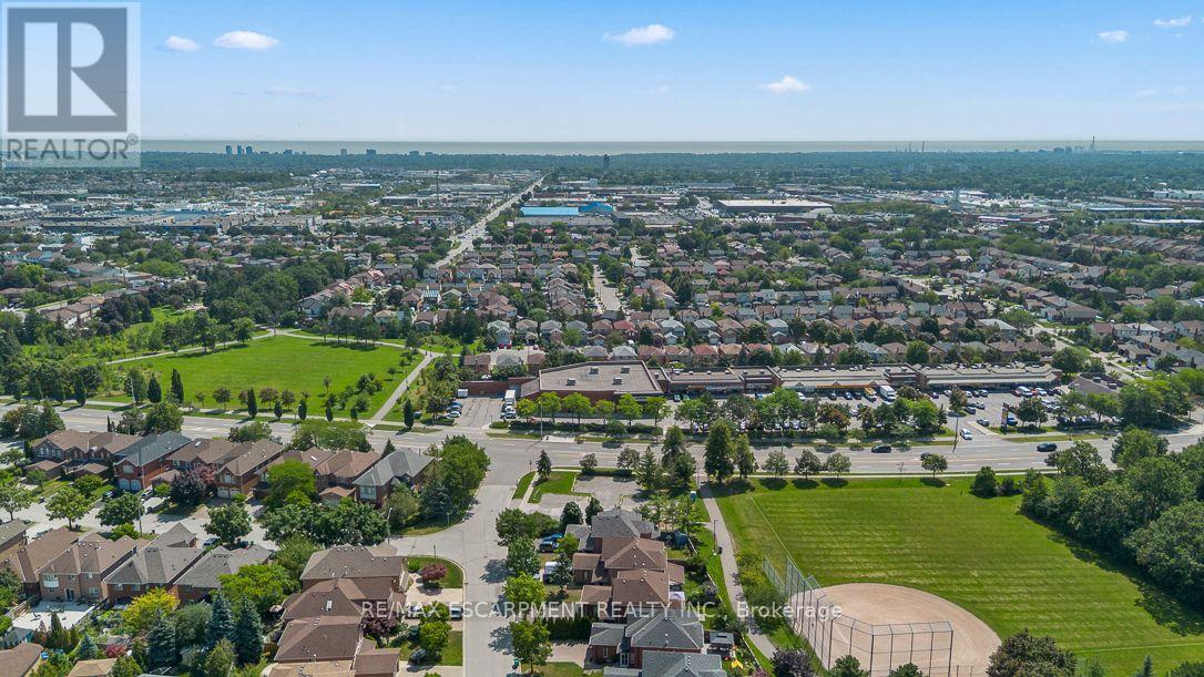 853 Apple Gate Court, Mississauga, Ontario  L5C 4L8 - Photo 49 - W13732968