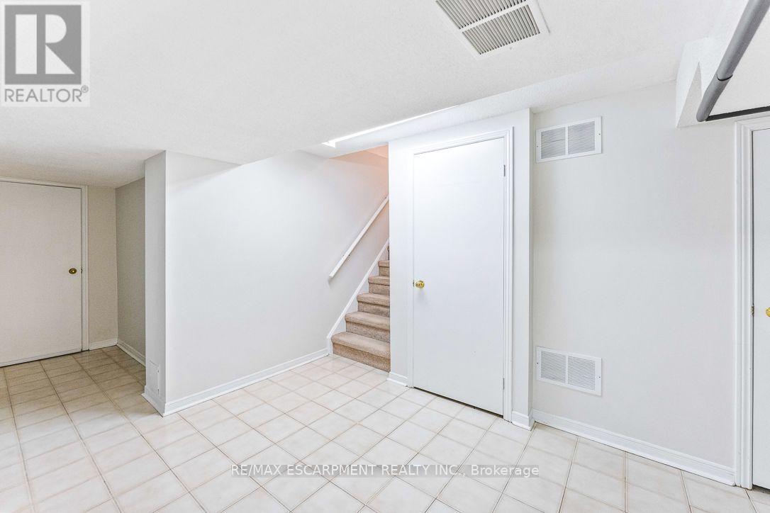 853 Apple Gate Court, Mississauga, Ontario  L5C 4L8 - Photo 38 - W13732968