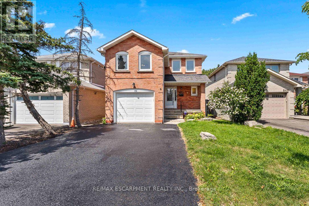 853 Apple Gate Court, Mississauga, Ontario  L5C 4L8 - Photo 4 - W13732968