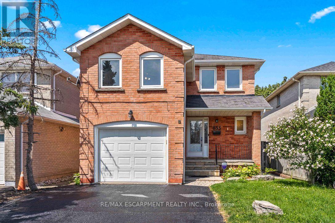 853 Apple Gate Court, Mississauga, Ontario  L5C 4L8 - Photo 5 - W13732968