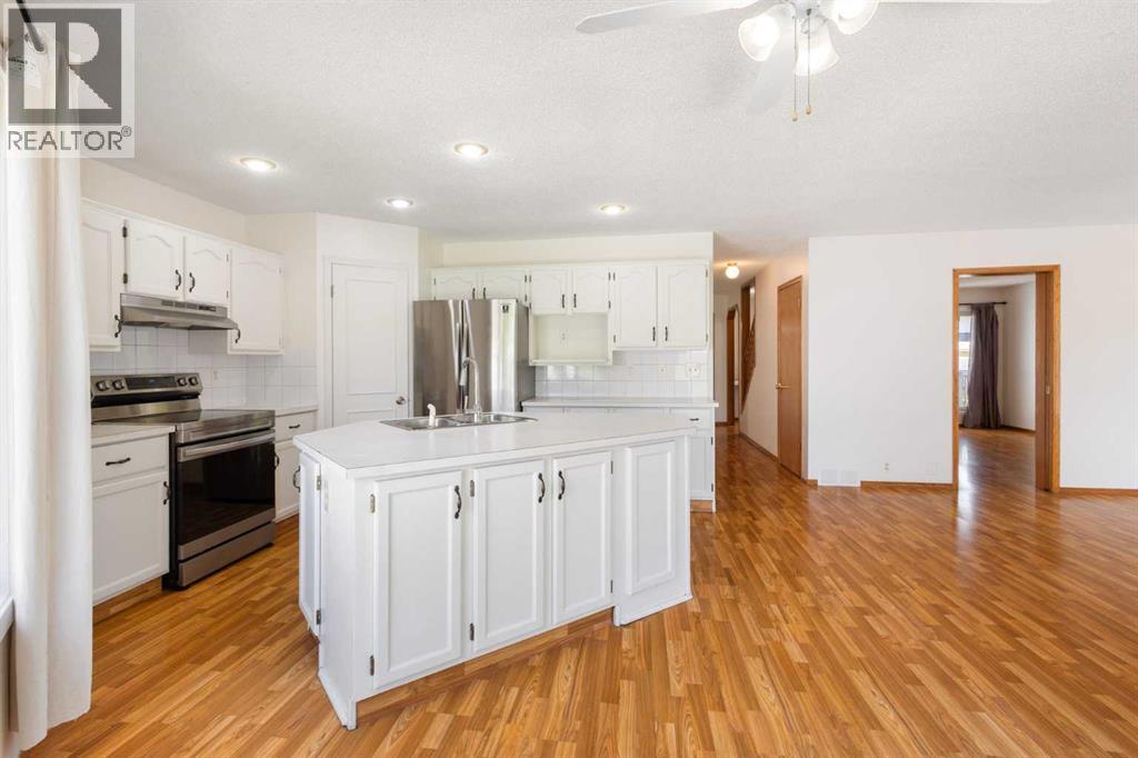 117 Douglasbank Way Se, Calgary, Alberta  T2Z 1W4 - Photo 8 - A2328272