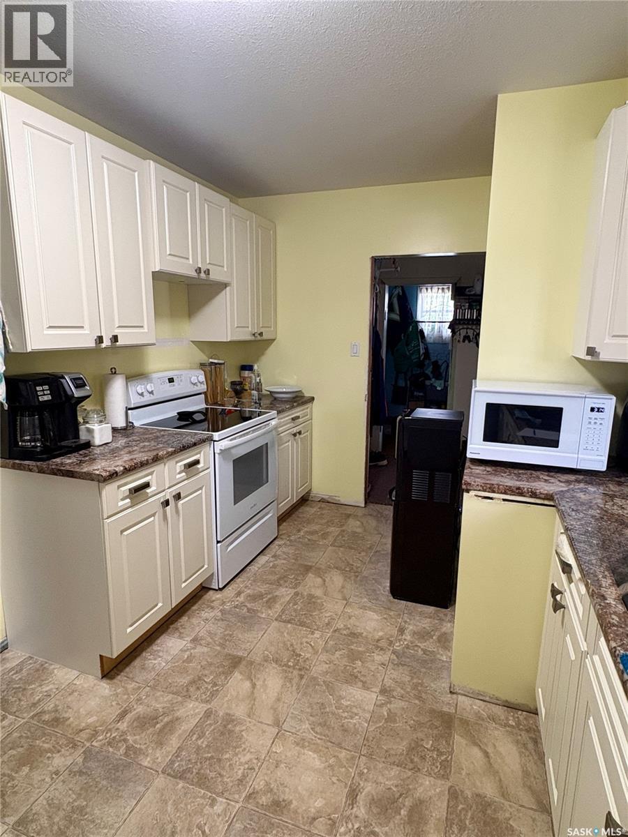 49 14th Avenue Se, Swift Current, Saskatchewan  S9H 3S3 - Photo 6 - SK047191