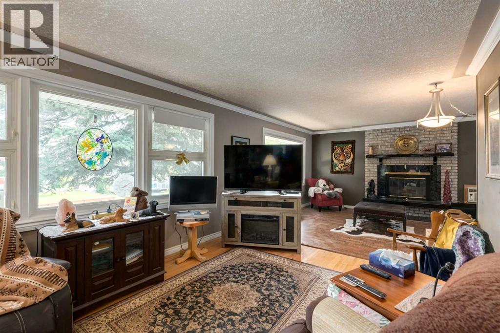 723 Trafford Drive Nw, Calgary, Alberta  T2K 2T5 - Photo 7 - A2338504