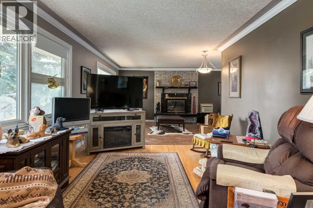 723 Trafford Drive Nw, Calgary, Alberta  T2K 2T5 - Photo 6 - A2338504
