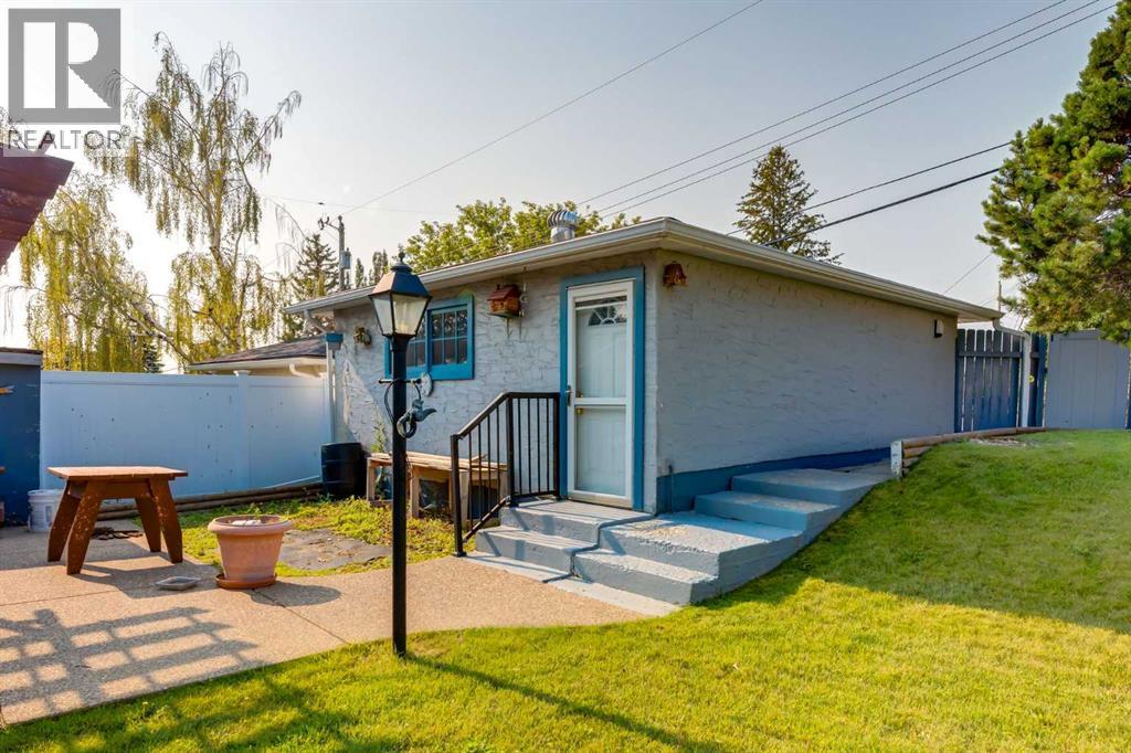 723 Trafford Drive Nw, Calgary, Alberta  T2K 2T5 - Photo 32 - A2338504