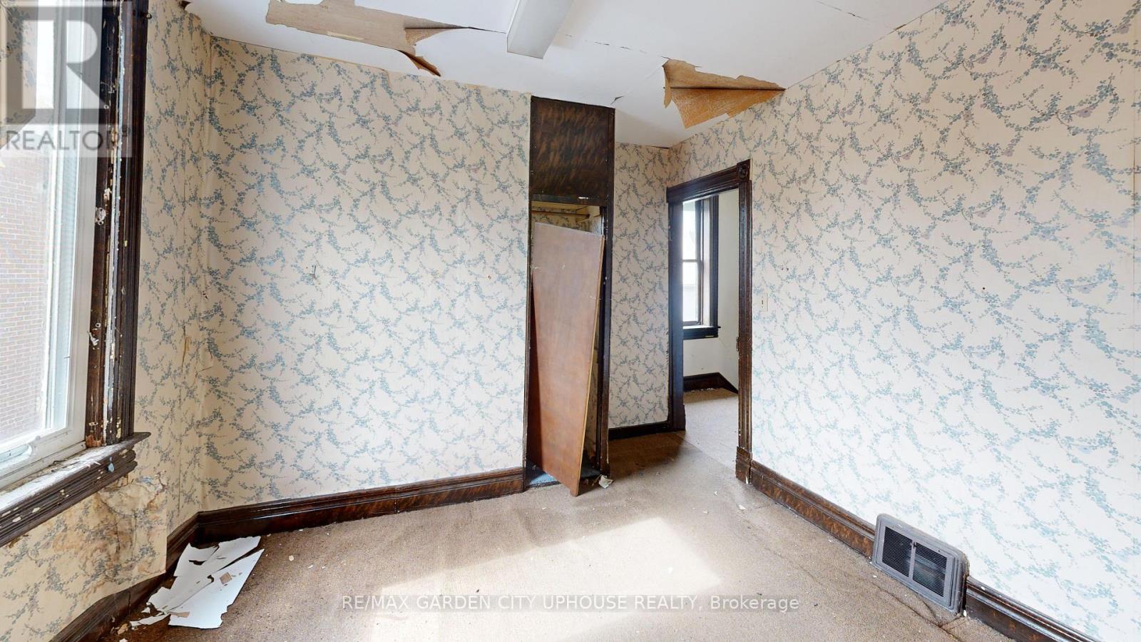 71 Queen Street, St. Catharines, Ontario L2R 5G9 - Photo 11 - X13733740