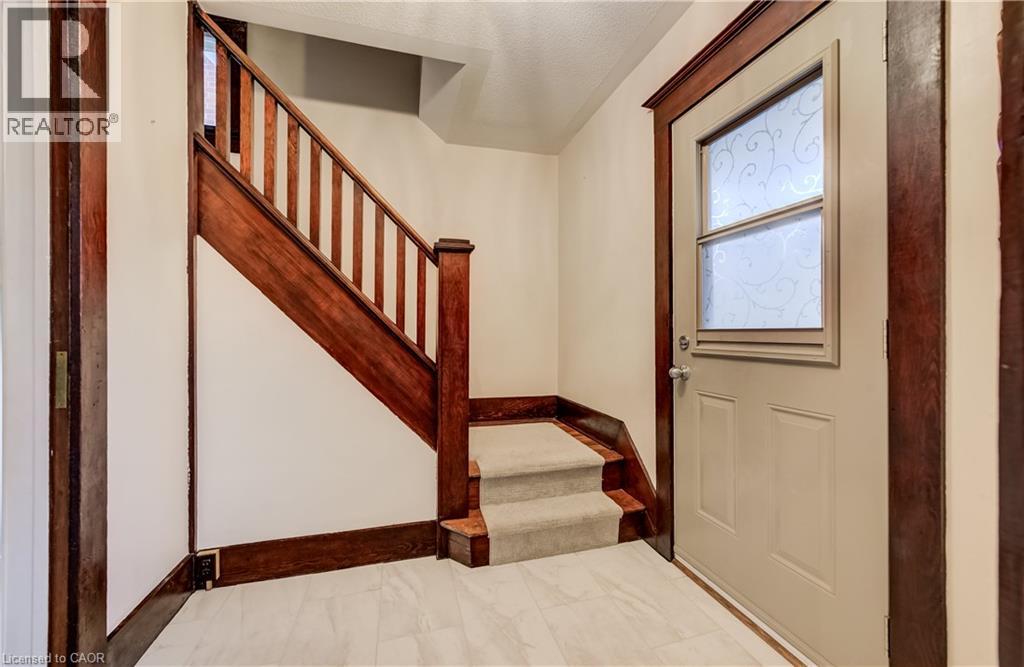 156 Glasgow Street, Kitchener, Ontario  N2G 2G9 - Photo 3 - 40859797