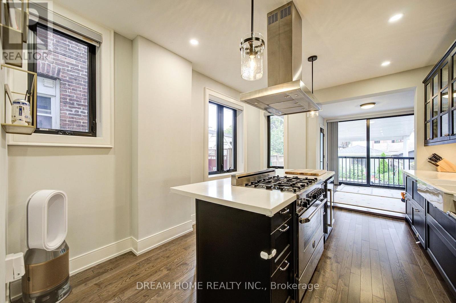 737 Shaw Street, Toronto, Ontario  M6G 3L8 - Photo 10 - C13733634