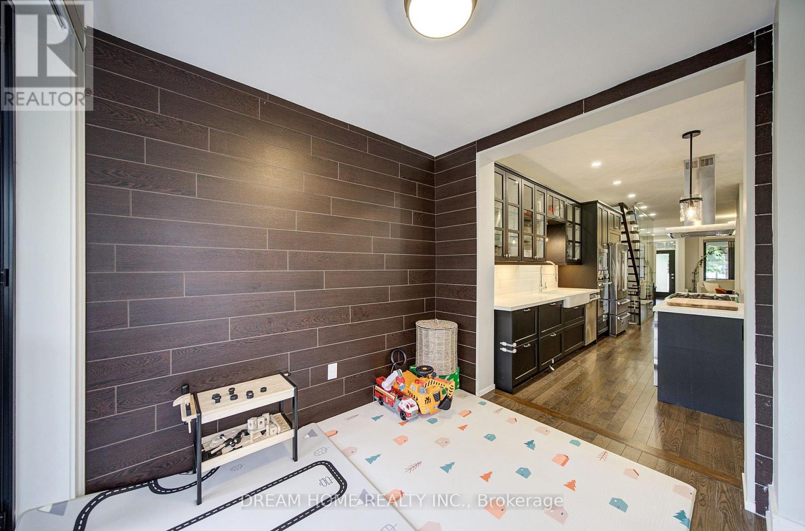 737 Shaw Street, Toronto, Ontario  M6G 3L8 - Photo 19 - C13733634