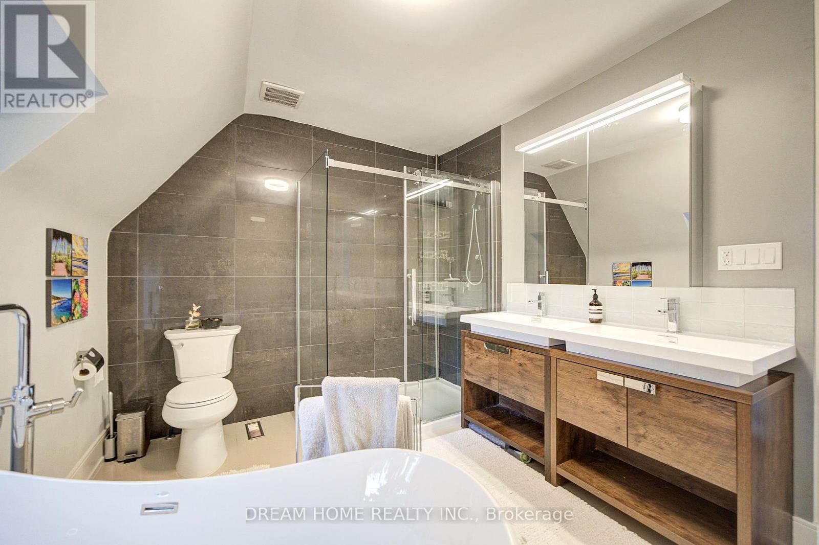 737 Shaw Street, Toronto, Ontario  M6G 3L8 - Photo 25 - C13733634