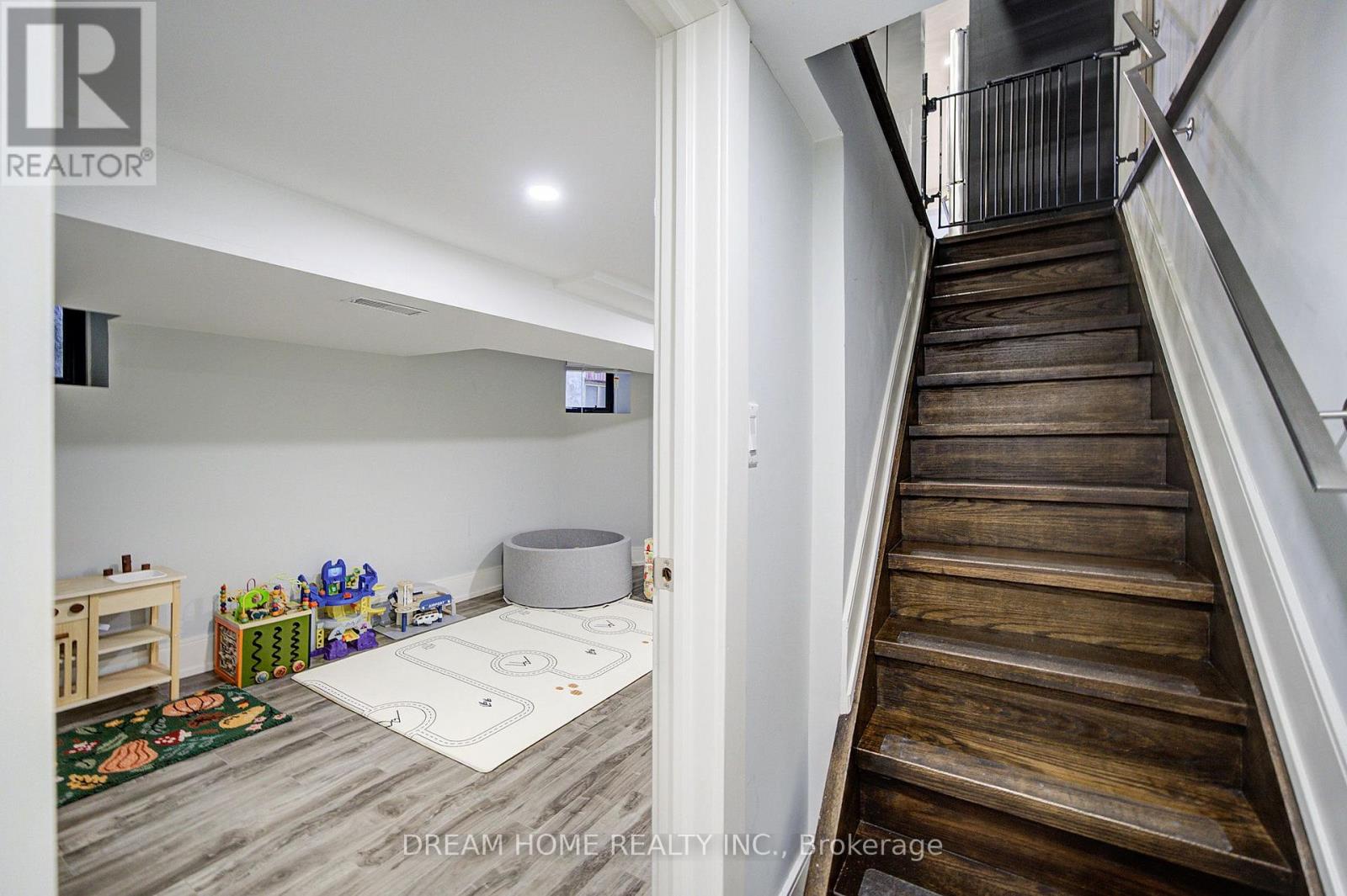 737 Shaw Street, Toronto, Ontario  M6G 3L8 - Photo 35 - C13733634