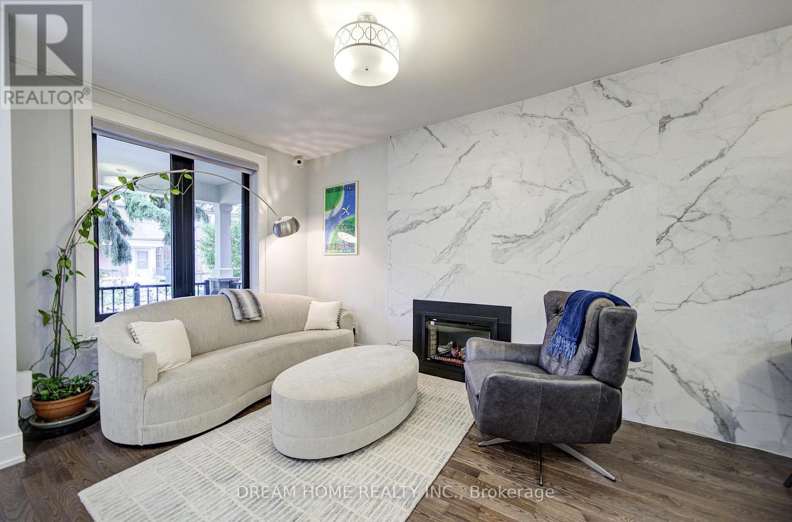 737 Shaw Street, Toronto, Ontario  M6G 3L8 - Photo 4 - C13733634