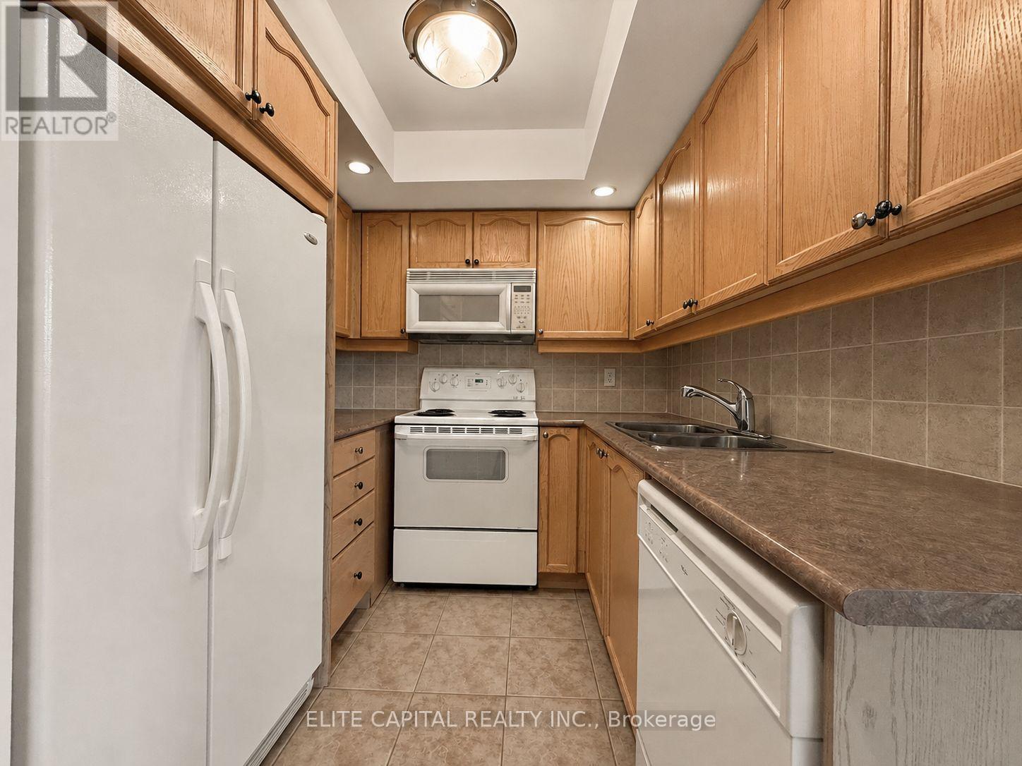 2018 - 15 Northtown Way, Toronto, Ontario  M2N 7L4 - Photo 6 - C13733768