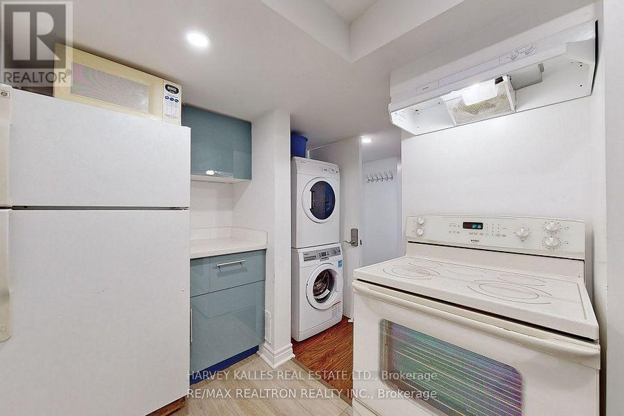Lower - 142 Combe Avenue, Toronto, Ontario  M3H 4K1 - Photo 3 - C13733816