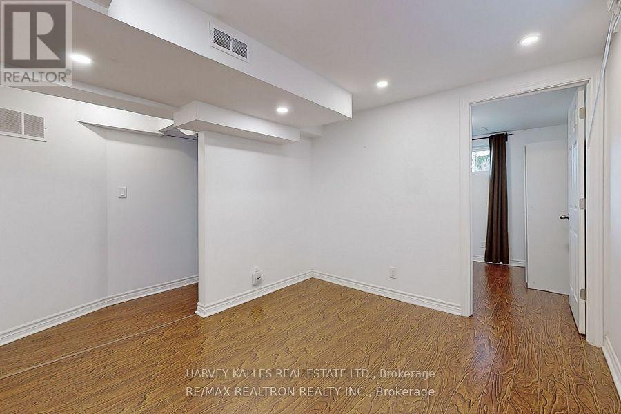Lower - 142 Combe Avenue, Toronto, Ontario  M3H 4K1 - Photo 7 - C13733816