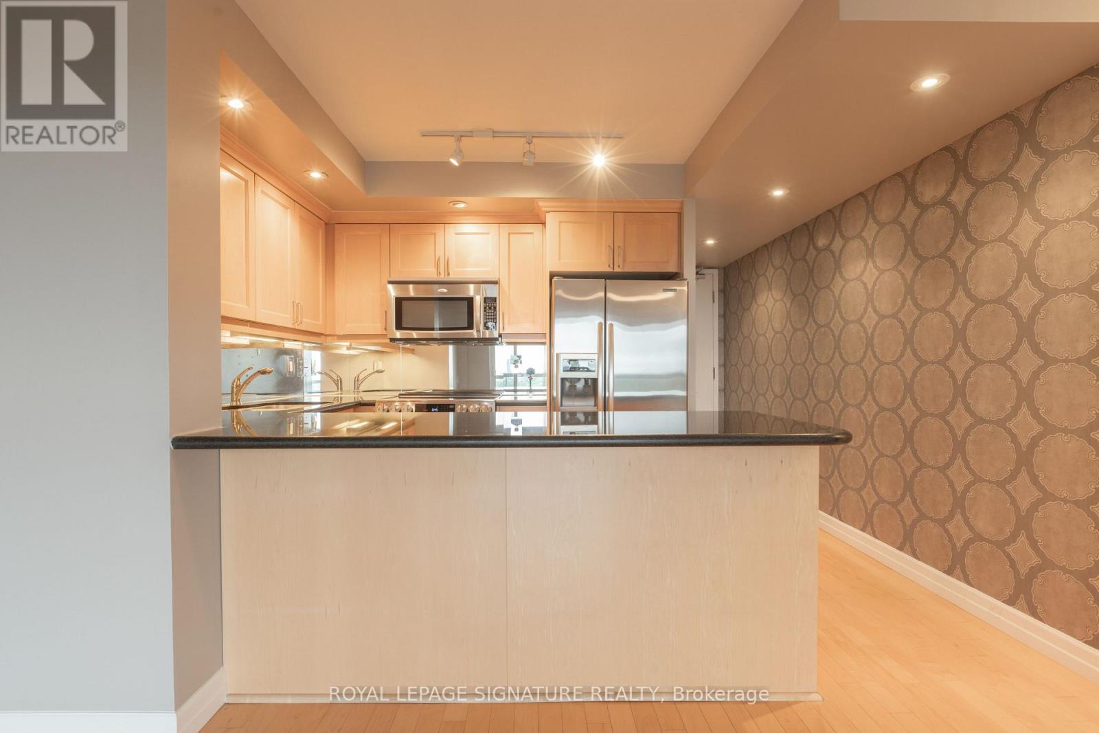 1208 - 900 Mount Pleasant Road, Toronto, Ontario  M4P 3J9 - Photo 4 - C13733848