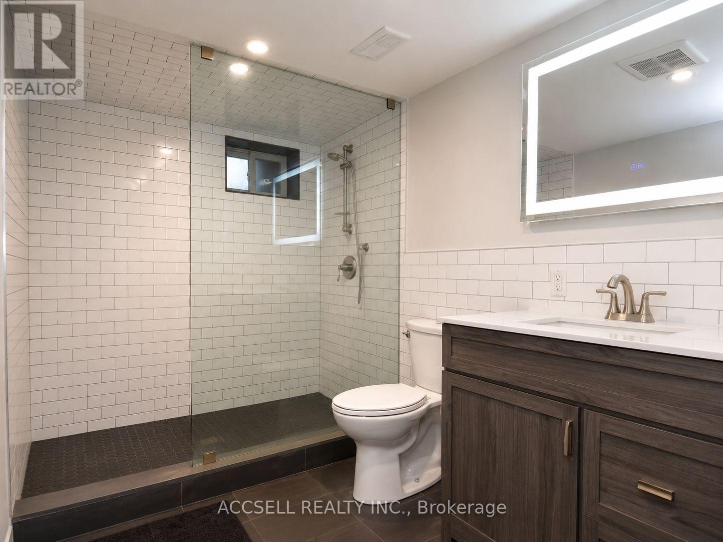 325 Greenwood Avenue, Toronto, Ontario  M4L 2R6 - Photo 6 - E13733756