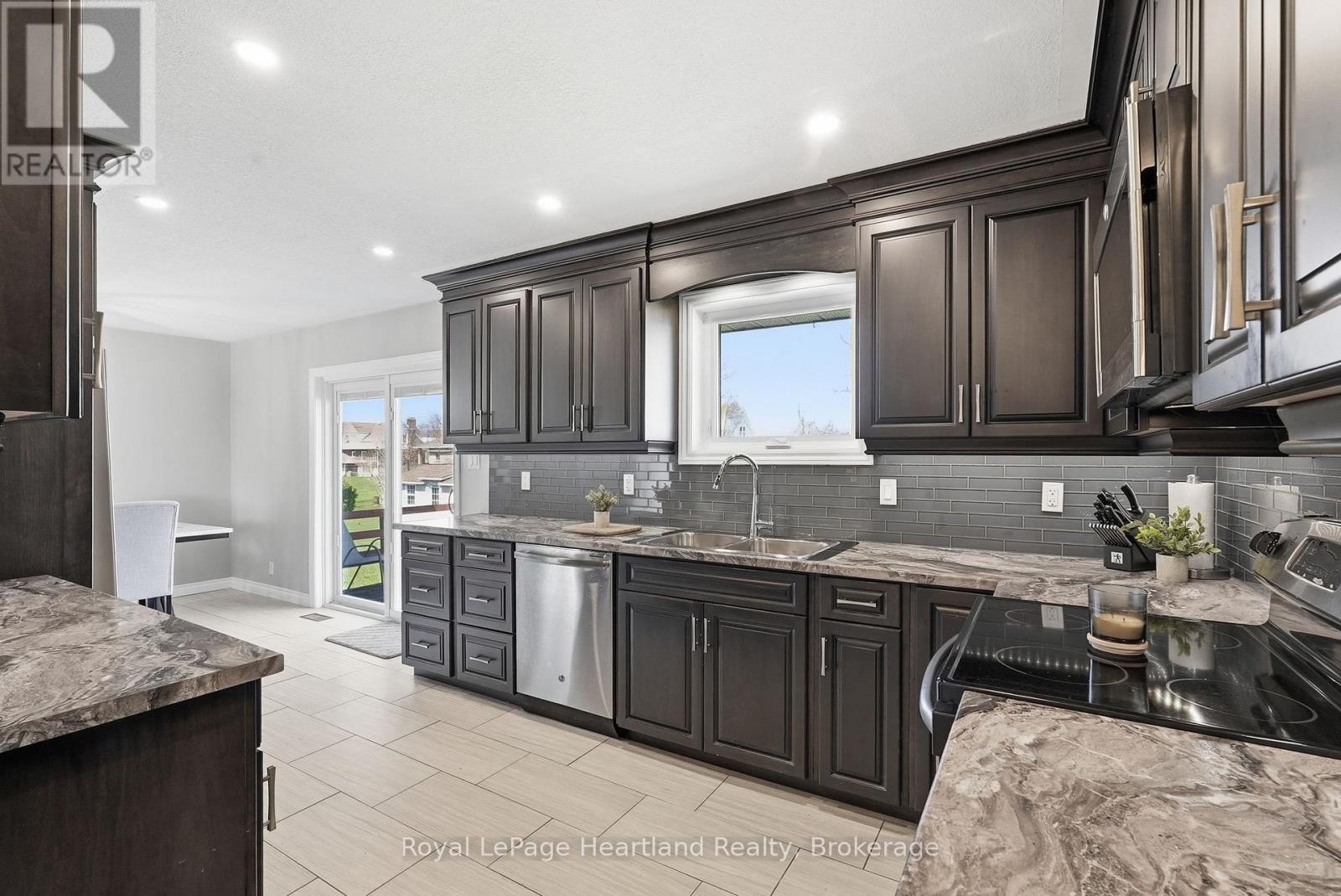 25 Vincent Street, South Bruce, Ontario  N0G 2J0 - Photo 13 - X13733782