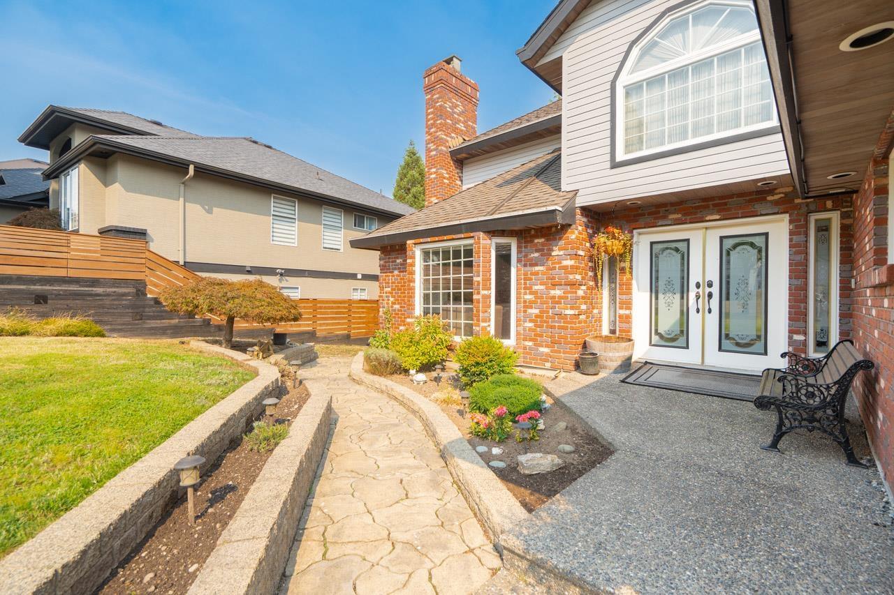 5906 190a Street, Surrey, British Columbia  V3S 7W5 - Photo 3 - R3159583