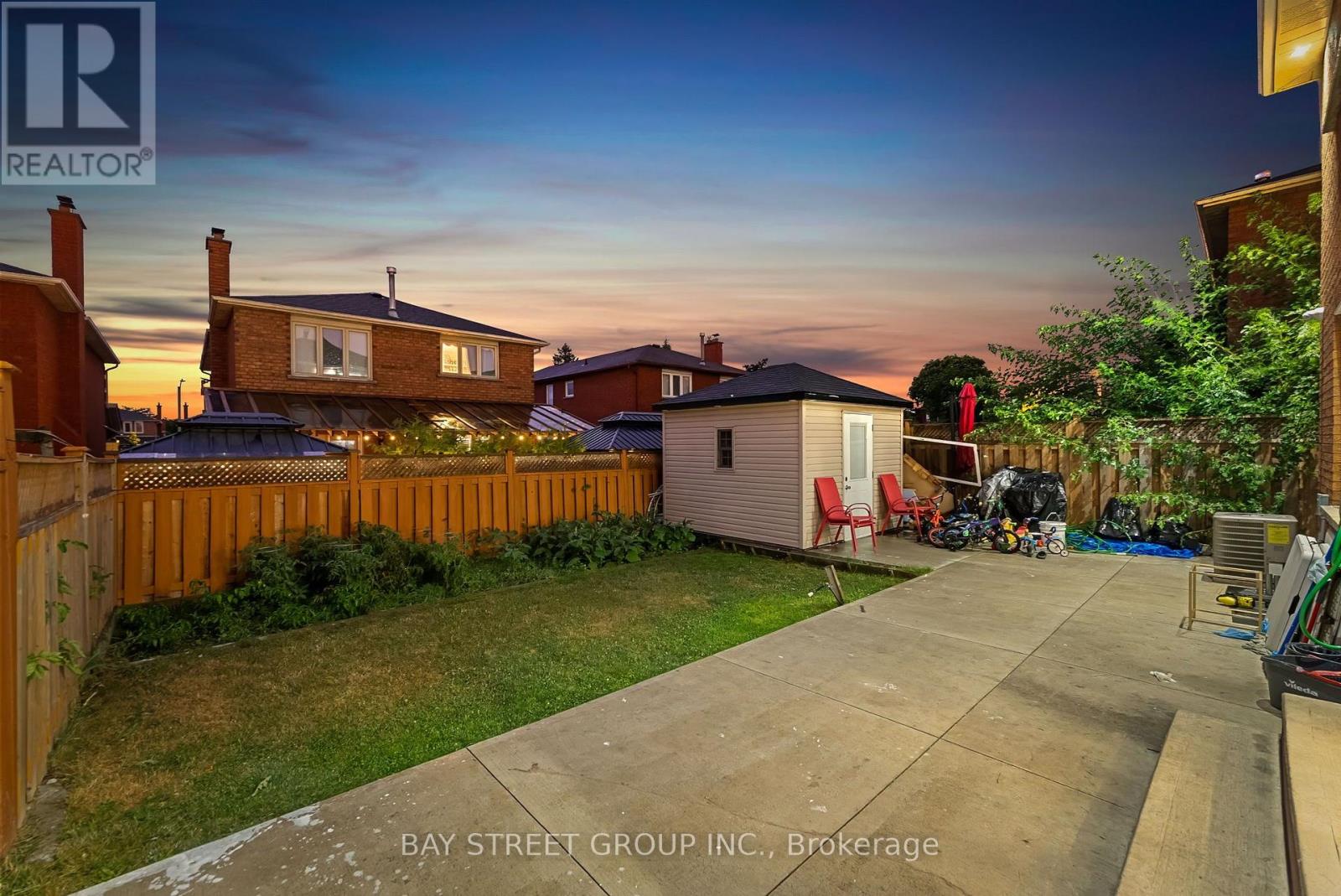 34 Lamp Crescent, Vaughan, Ontario  L4L 6J9 - Photo 2 - N13733700