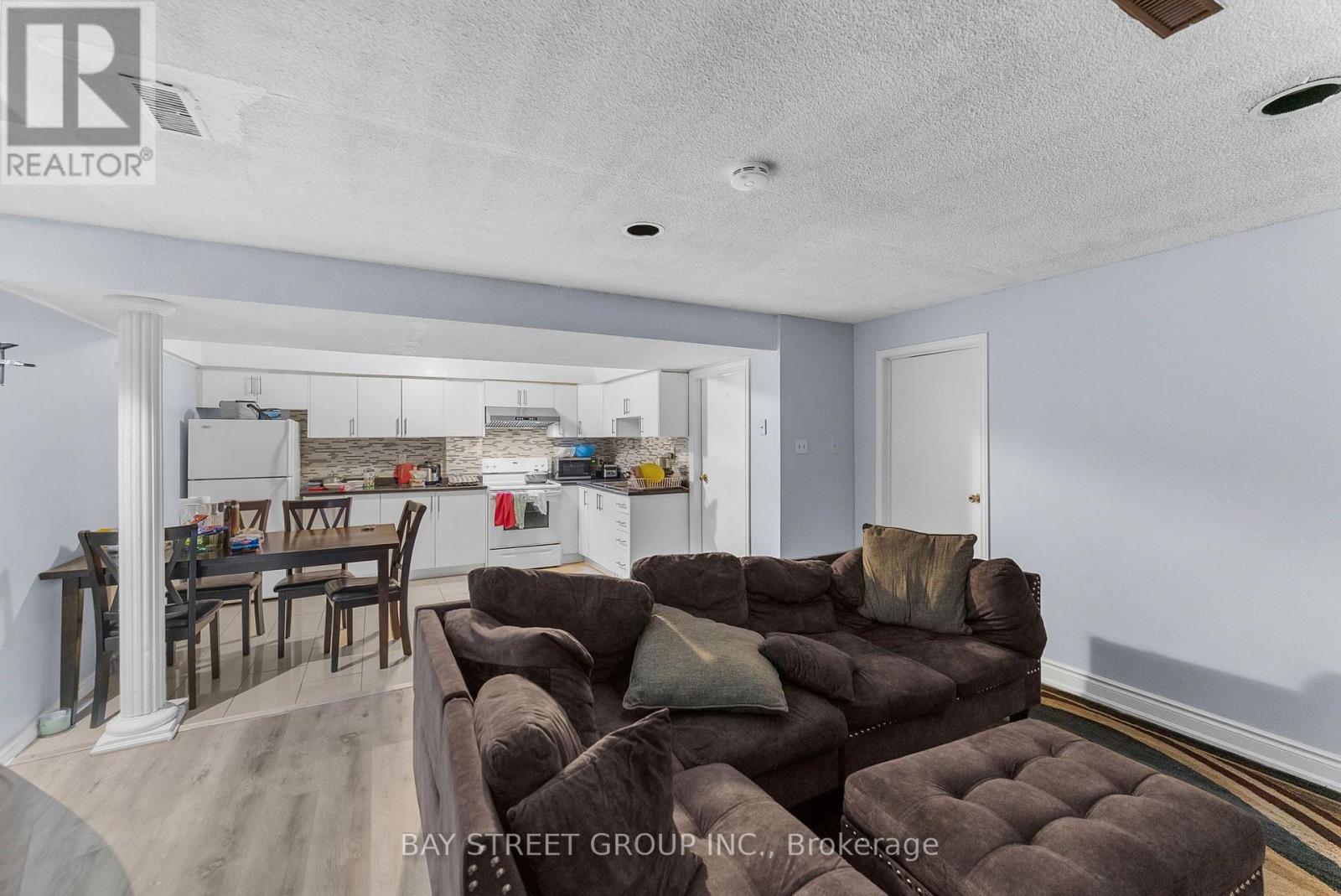 34 Lamp Crescent, Vaughan, Ontario  L4L 6J9 - Photo 7 - N13733700