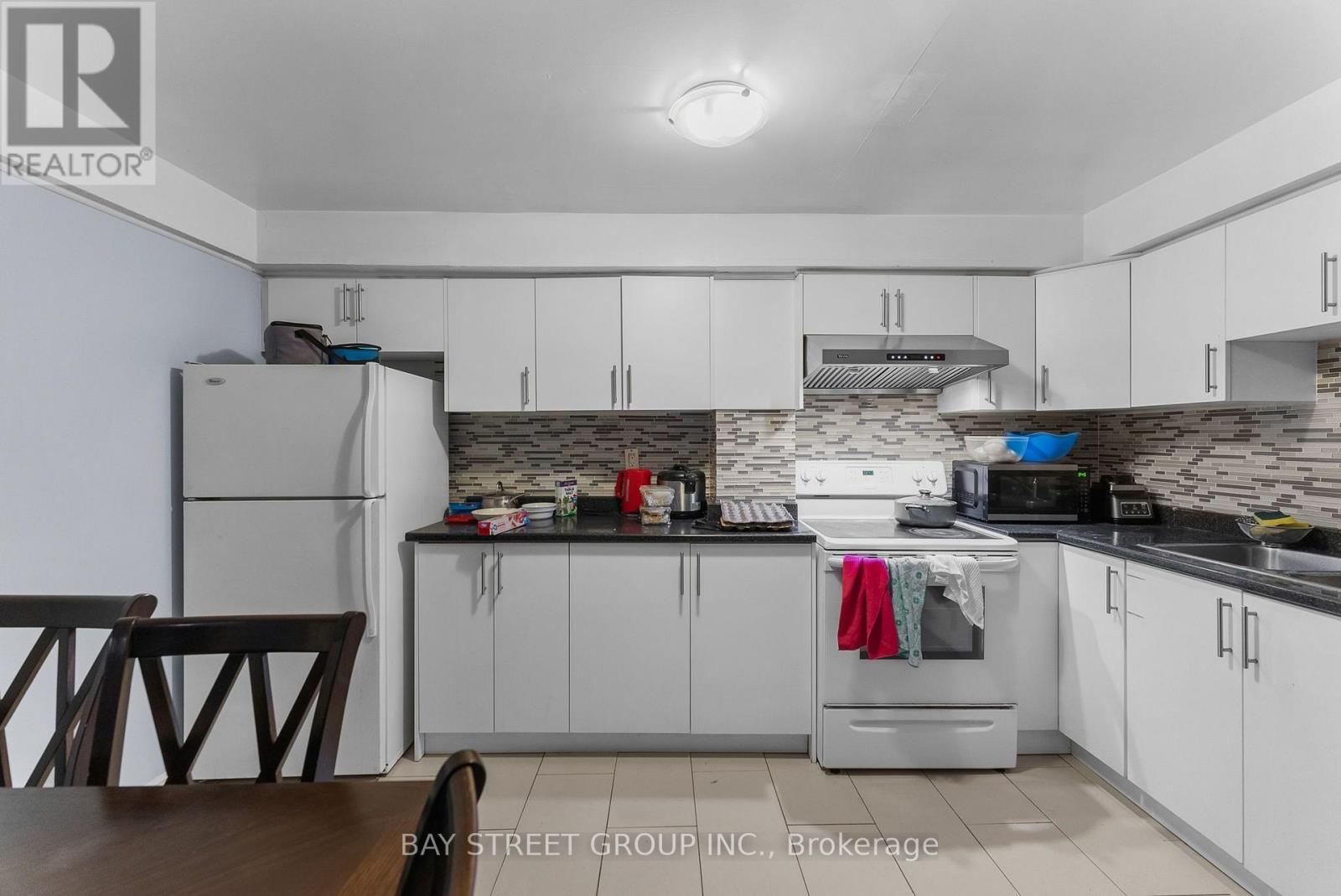 34 Lamp Crescent, Vaughan, Ontario  L4L 6J9 - Photo 8 - N13733700