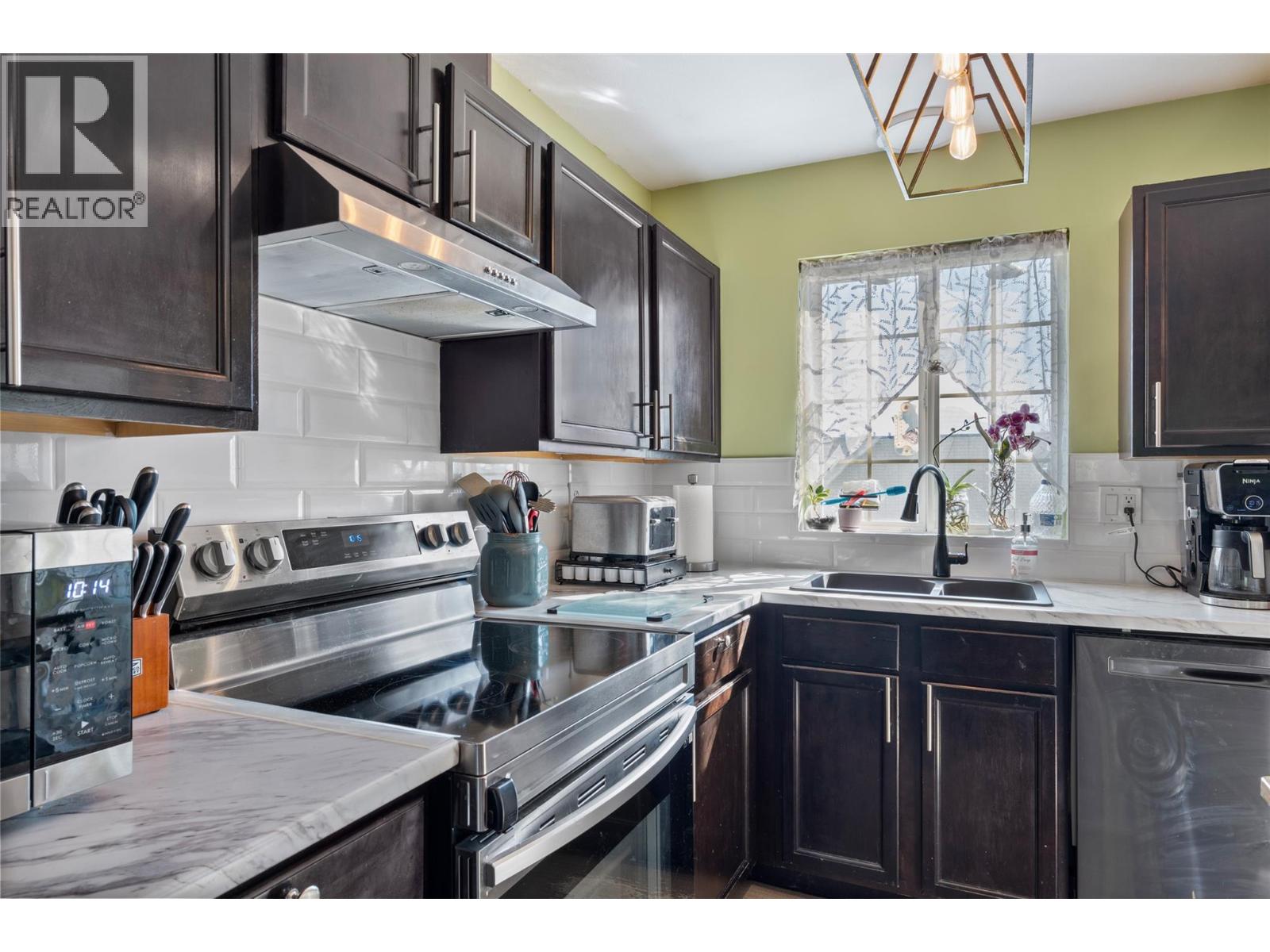 1876 Tranquille Road Unit# 4, Kamloops, British Columbia  V2B 3L8 - Photo 3 - 10399312