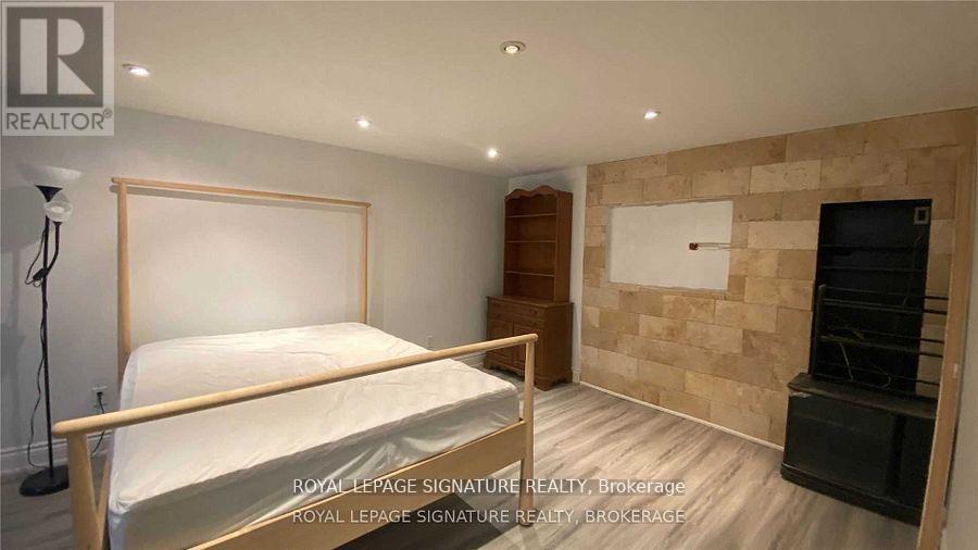 Bsmt - 2063 Saxon Road, Oakville, Ontario  L6L 2V1 - Photo 3 - W13733620