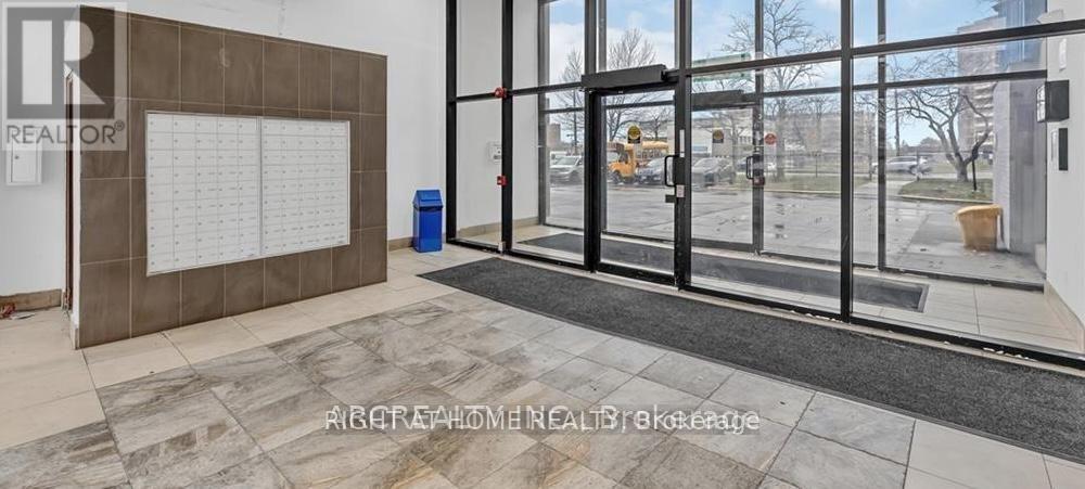 811 - 4673 Jane Street, Toronto, Ontario M3N 2L1 - Photo 2 - W13733774