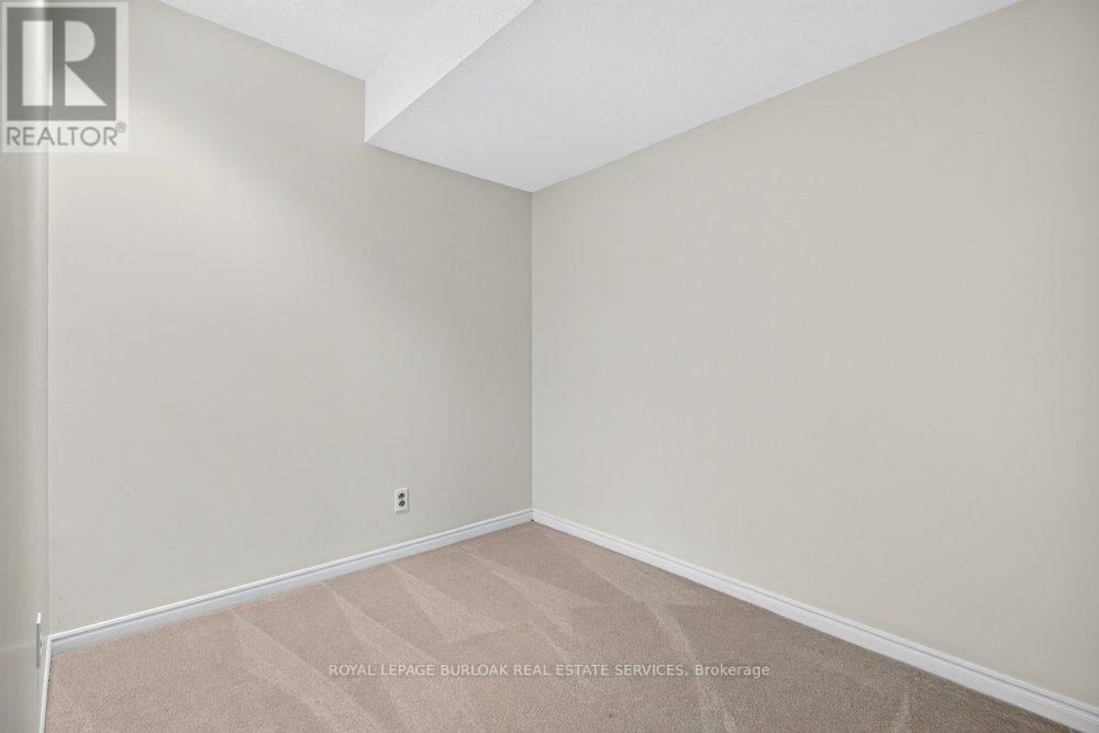 4 - 2136 Old Lakeshore Road, Burlington, Ontario  L7R 1A3 - Photo 31 - W13733800