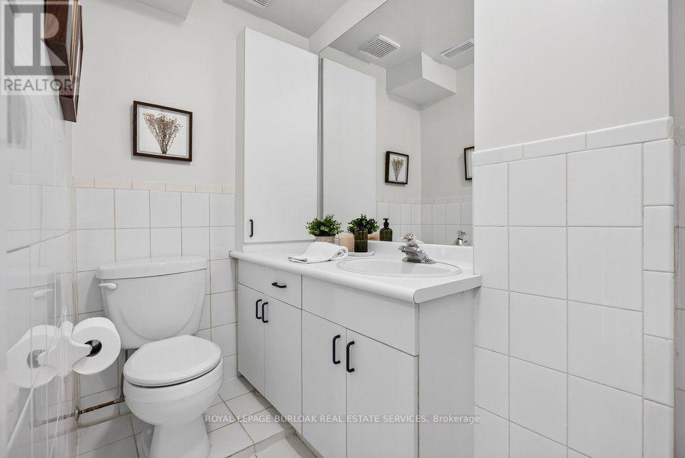 4 - 2136 Old Lakeshore Road, Burlington, Ontario  L7R 1A3 - Photo 32 - W13733800